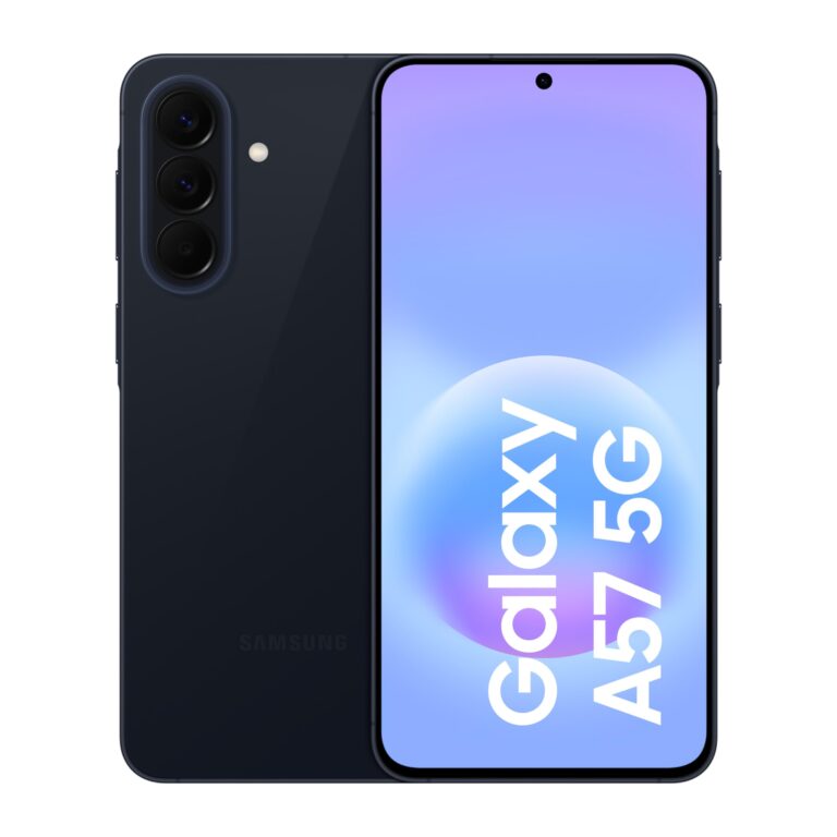 En Samsung A57 5G Awesome Navy 128 GB smartphone visas: en enhet visar "Galaxy A57 5G" på en blå gradientskärm, medan den andra visar baksidan med tredubbla kameror.